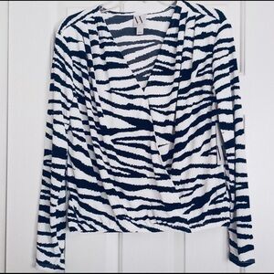 Worthington Crossbody Black and White Zebra Print Blouse/ Size Large